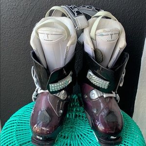 Women’s Atomic Silver ski boots